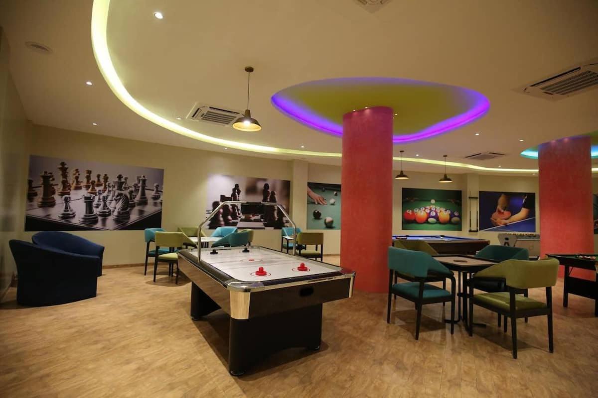Rajhans Belliza Luxurious Studio Apartment Surat Ngoại thất bức ảnh